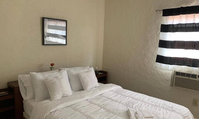 West Little Havana Casa | Cómoda Habitación Privada, cerca del Aeropuerto – Estacionamiento Gratis