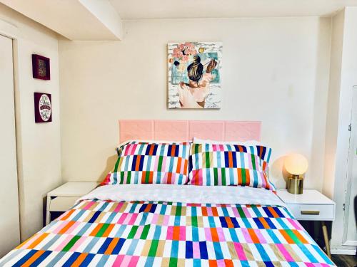 Rainier Valley Casa | Cozy Private Room with Shared Bathroom on the 1st Floor - Conveniently Located near SeaTac Airport and Downtown