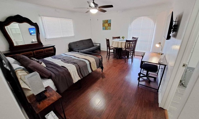 The Colony Apartamento | Cozy & Private StudioApt @northDFW - The Colony Long Stays Welcome! Up to 30%off
