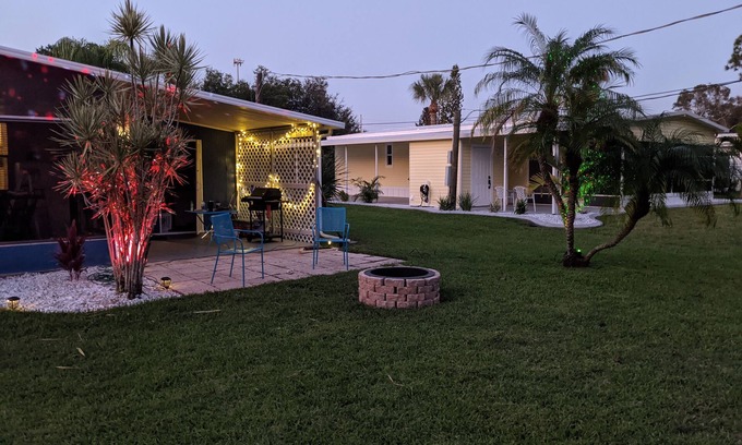 Grove City Casa | Cozy & quaint home just 10 min to beach Enjoy Spa/Hot tub