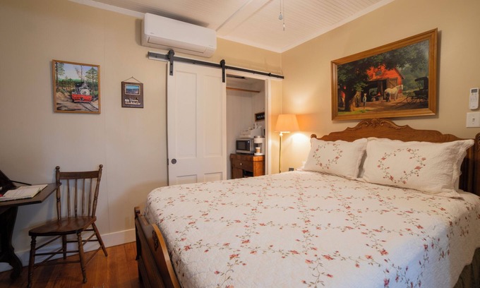 Tuolumne Cabaña | CoZ Quarters-Private Garden Entrance, Inflatable Spa, Close to Yosemite & Casino
