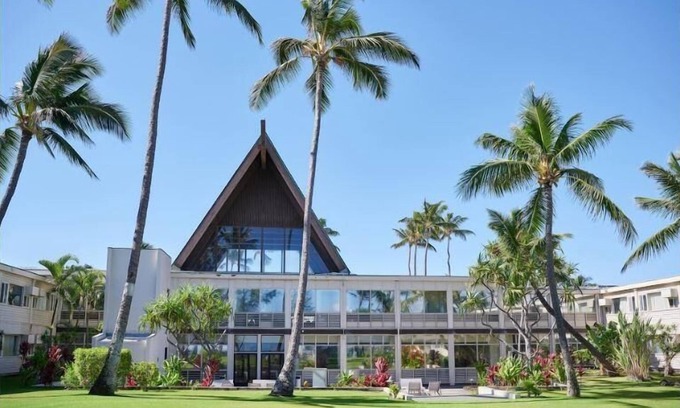 Kahului Apartamento | Cozy Queen-Bed Room w/ WiFi, Large TV, & Mini-Refrigerator