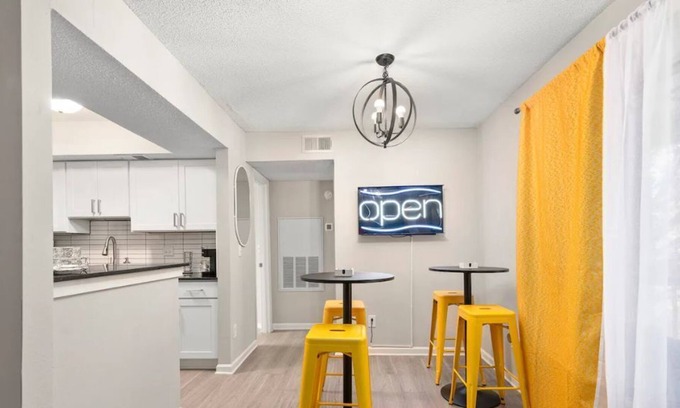 Matthews Apartamento | Cozy Queen City Getaway | 15 minutes from Uptown