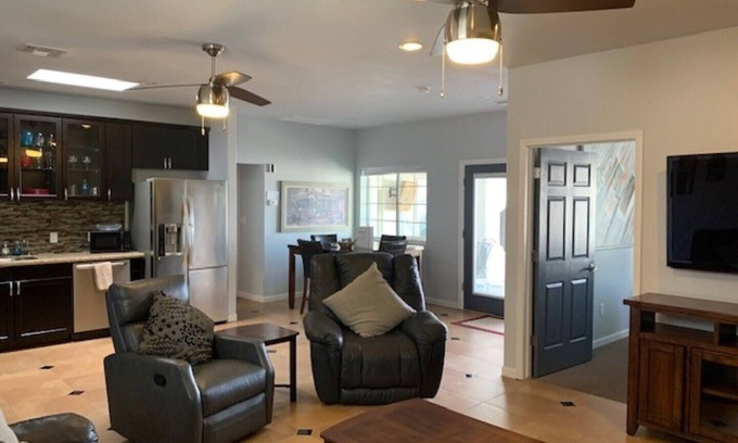 Lake Havasu City Cabaña | Cozy, Quiet, Beautiful Casita - Heated Pool/Hot Tub and Mini Golf