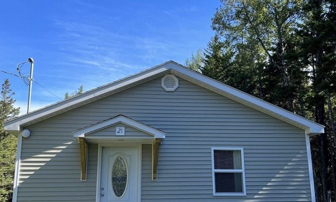 Deer Isle Cabaña | Cozy quiet Cottage