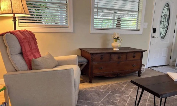 Odessa Casa | Cozy, Quiet Keystone Cottage. Nestled in a lush Old Florida neighborhood.