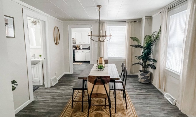 Oshkosh Casa | Cozy & Quiet; Oshkosh Hidden Gem