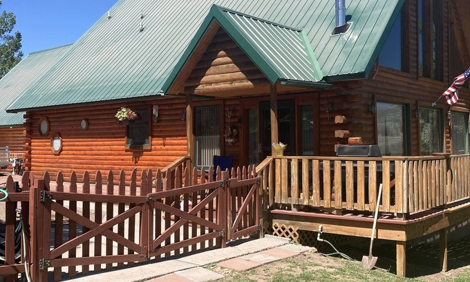 Collbran Casa | Cozy, Quiet Small Town Log Home. With Beautiful Mountain View.
