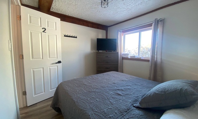 Algoma District Casa | Cozy Quincy: Comfortable stay near Hwy. 17.