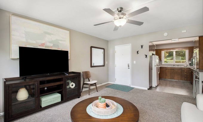 South Central Omaha Apartamento | Cozy Ralston Retreat Near Downtown & Arena