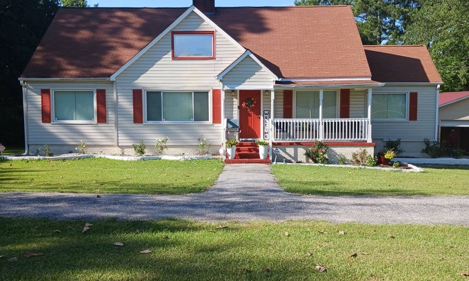Douglasville Otro | Cozy Ranch home with many activities and places to visit