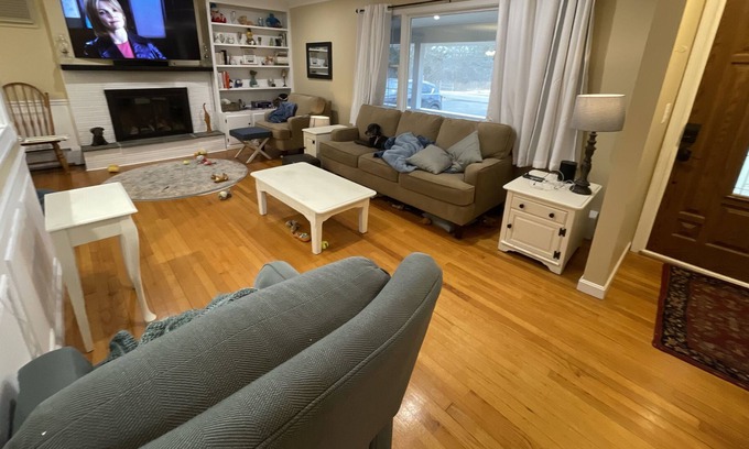 Hudson Casa | Cozy ranch on park-like property close to Hudson and shopping.