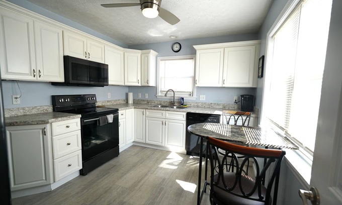 Elyria Casa | Cozy Ranch Retreat