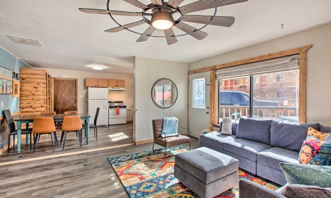Red River Apartamento | Cozy Red River Condo - Walk to Chair Lift!