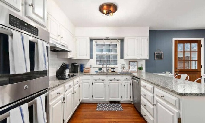 Carriage Hills Casa | Cozy & Relaxing Home, Hot Tub, Fire Pit, Deck