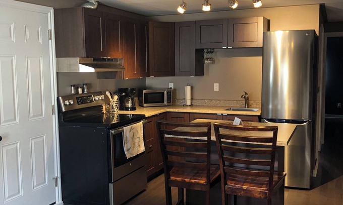 Hinton Casa | Cozy remodeled home. 1 min walk to all amenities. Pet friendly.