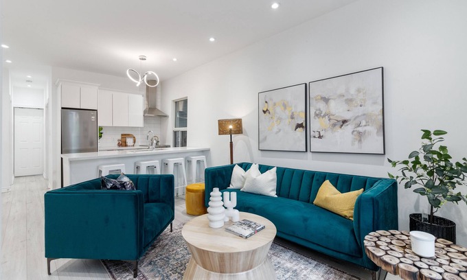 Riverside Apartamento | Cozy Renovated 2 Bed 2 Bath Min to Beach, Shops & Restaurants Pet Friendly!
