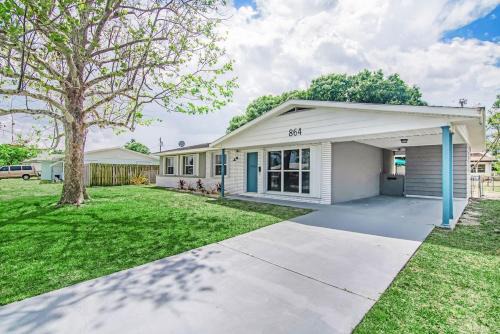 Interchange Square Casa | Cozy Retreat 13 min to Beach