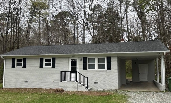 Lexington Casa | Cozy Retreat 203 - Private house, fully stocked for the whole family to enjoy!