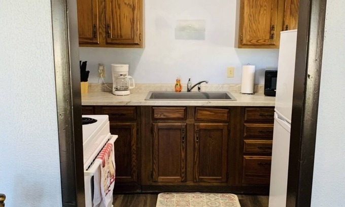 Shawano Complejo | cozy retreat across the street from Shawano Lake.