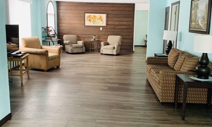 Shawano Casa | Cozy retreat across the street from Shawano lake