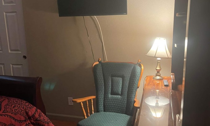 Antioch Casa | Cozy Retreat for Travel Nurses: 1 Bedroom, 1 Bath in Charming Home!