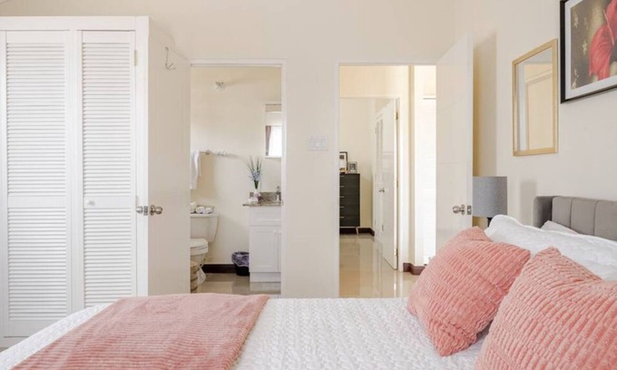 Old Harbour Casa | Cozy retreat in a Gated community Stylishly modern, 24 hour security