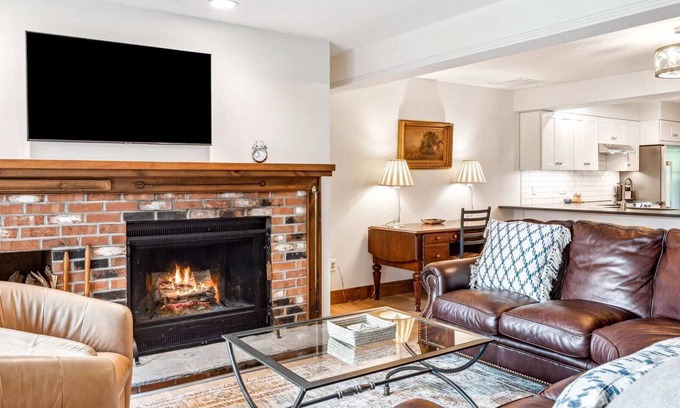 West Hartford Condominio | Cozy Retreat in Quechee Woods - Sugar Hill 2D