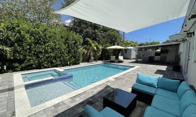 Coral Terrace Casa | Cozy retreat in the heart of Miami. Saltwater Pool