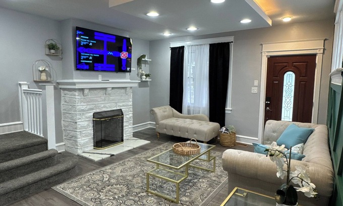 Yeadon Casa | 3br Cozy 15 mins from downtown Philly,deck,grille,quaint,good neighborhood