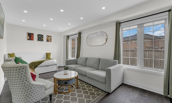 Brampton Casa | Cozy Retreat Newly Renovated House Central Brampton