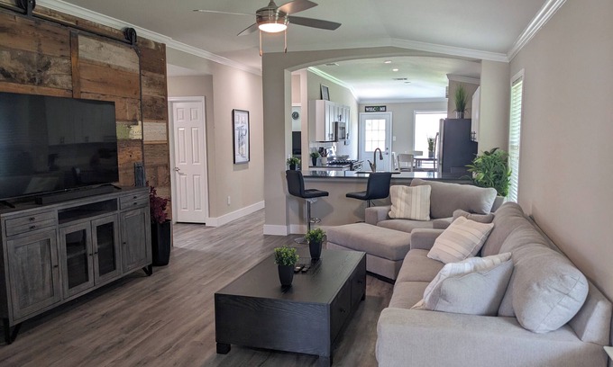 Leander Casa | Cozy Retreat Outside of Austin, great for families!