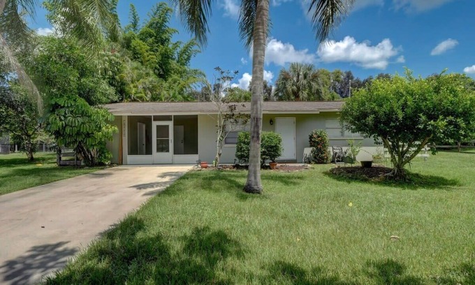 Bonita Springs Casa | Cozy Retreat: Privacy & Outdoor Charm