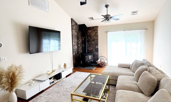 Narrowsburg Casa | Charming 3-bedroom house in Narrowsburg close to Bethel Woods