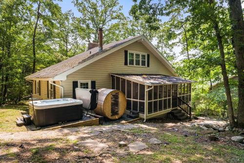 Massanutten Casa | Cozy Retreat - Sauna Hot Tub & Game Room in VA