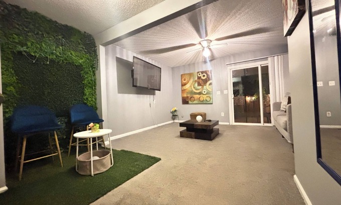 University Place Casa | Cozy Retreat w/ LED & Balcony