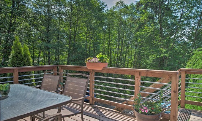 Mendenhall Valley Apartamento | Cozy Retreat with Fire Pit - Near Mendenhall Glacier