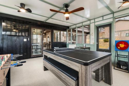 Como Casa | Cozy Retreat With Game Room Lake Como WI