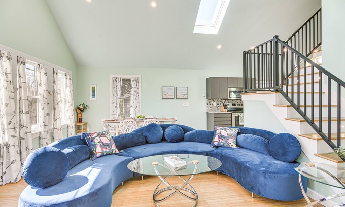 North Kingstown Cabaña | Cozy Rhode Island Retreat w/ Yard, Near Beaches!