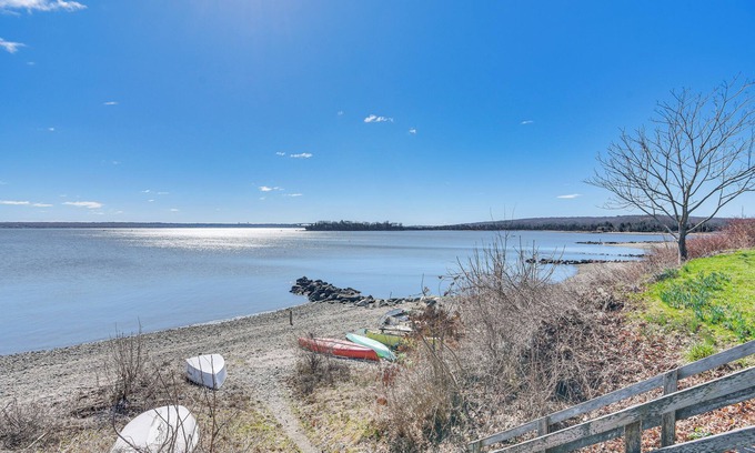 North Kingstown Cabaña | Cozy Rhode Island Retreat w/ Yard, Near Beaches!