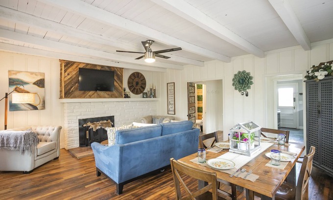 Franklin Casa | Cozy River Retreat w/ Private Beach within 20 minutes of the city