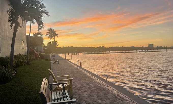 Fort Myers Condominio | Cozy Riverfront Gem