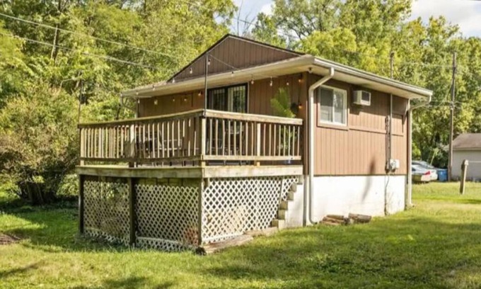 Indianapolis Apartamento | Cozy riverfront studio near Broad Ripple