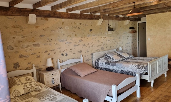 La Berthenoux Cama Y Desayuno | Habitación acogedora en el Berry con desayuno casero