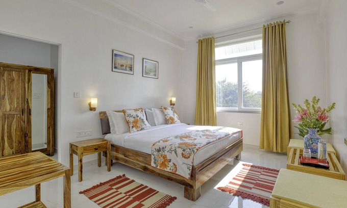 Paschim Vihar Casa | Cozy room in Jaipur amidst lush greens. Experience Indian Hospitality!