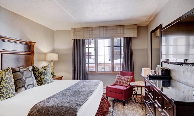 Vail Apartamento | Cozy Room in Mountain Village | Full Service Pool