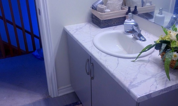 Durham Region Condominio | Cozy room . Modern home ( Share Bathroom)