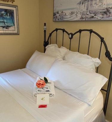 Airport Township Casa | Cozy room near Airport & Highway
