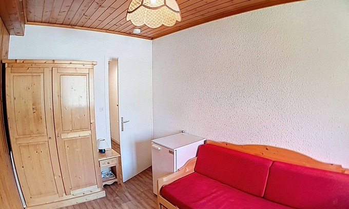 Le Cret Apartamento | Cozy Room Near Center, 5-Min Walk to Slopes, Ski Storage