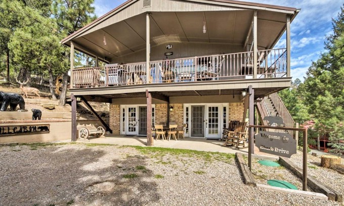 Ruidoso Casa | Cozy Ruidoso Cabin with Hot Tub and Game Room!